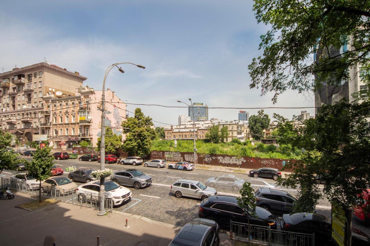 Design Ploshcha Ukrainskykh Heroiv Area شقة كييف